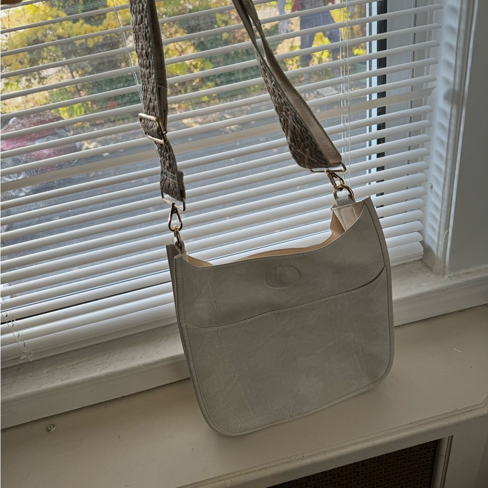Elegant Gray Leather Shoulder Bag